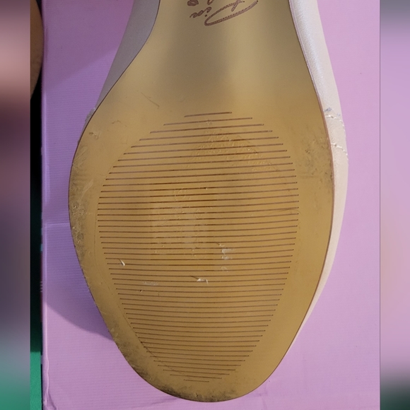 Pinup Couture T strap heels - Picture 4 of 4